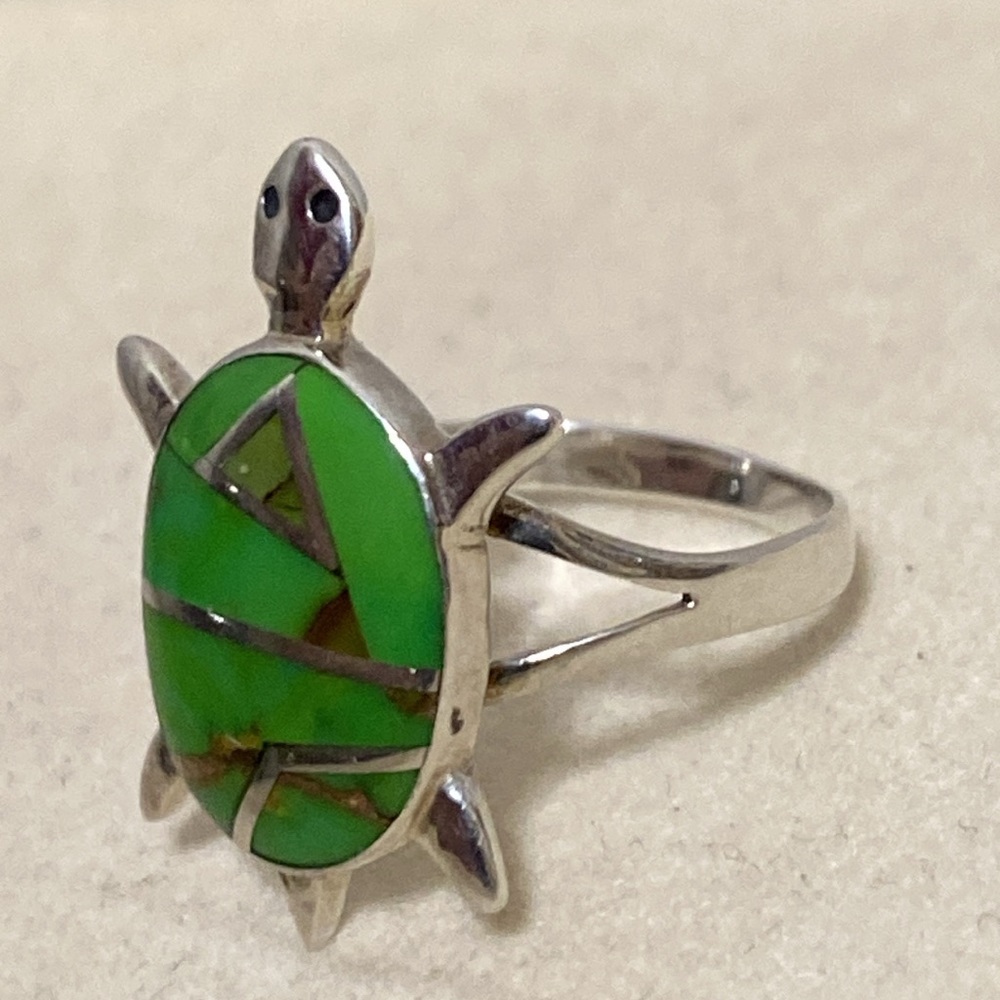 *SOLD*Vintage Navajo Sterling Silver Turtle Inlay Ring - Picture 4 of 12